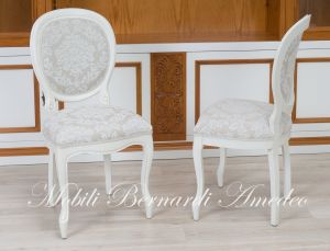 Sedia in stile classico Luigi Filippo colore bianco imbottita e rivestita con tessuto damascato